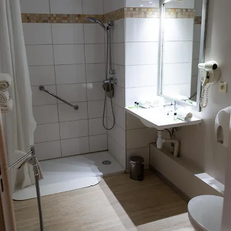 Szálloda Des Ponts D'arles 3*